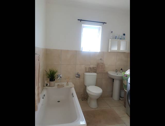 2 BEDROOM APARTMENT TO LET IN WATERFALL